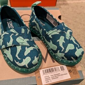 Toms Alpargata green glow in the dark starry whale sharks in toddler size